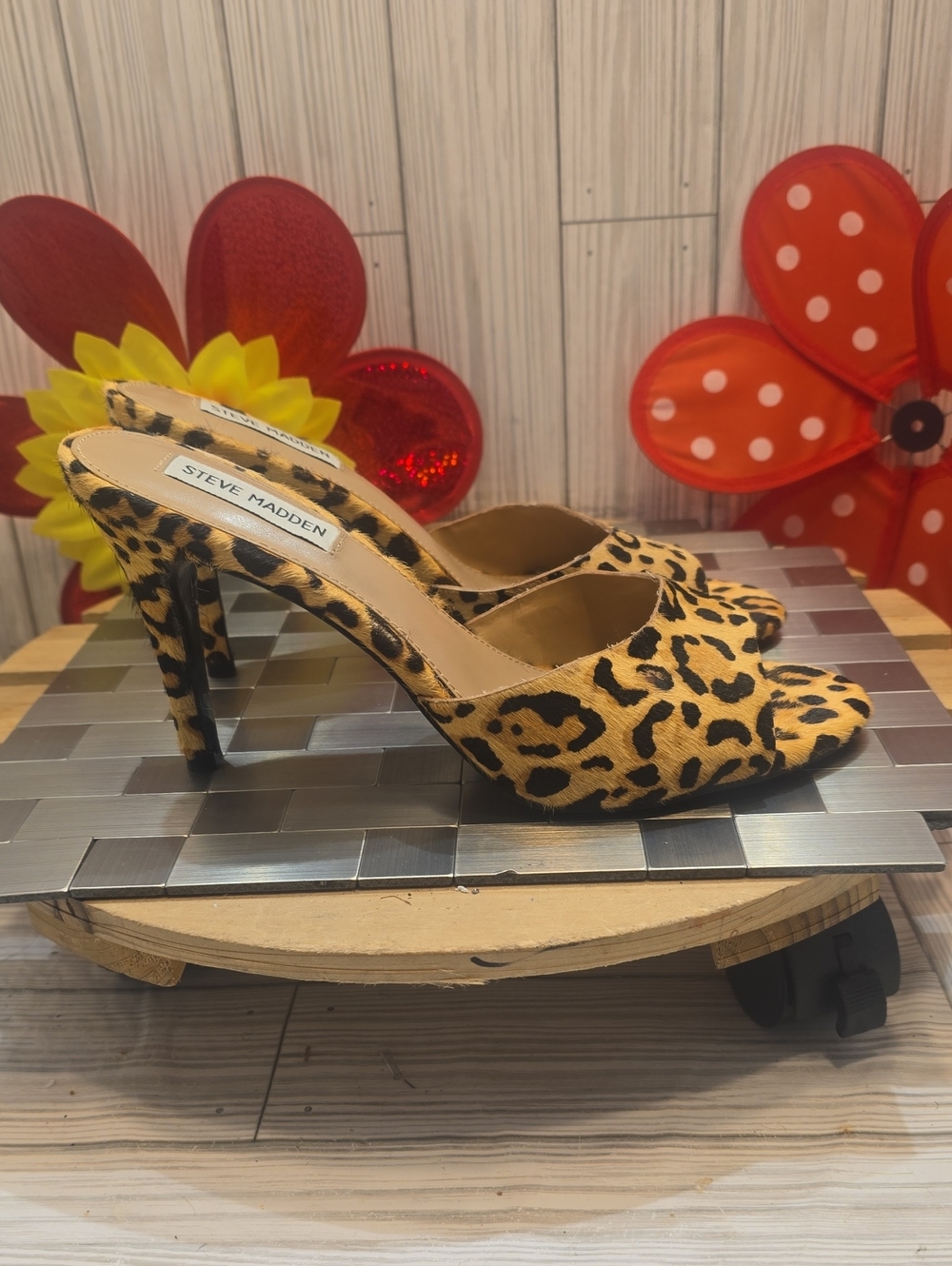 Steve Madden Leopard Print Open-Toe Mule in Yellow and Black - Picture 5 of 11